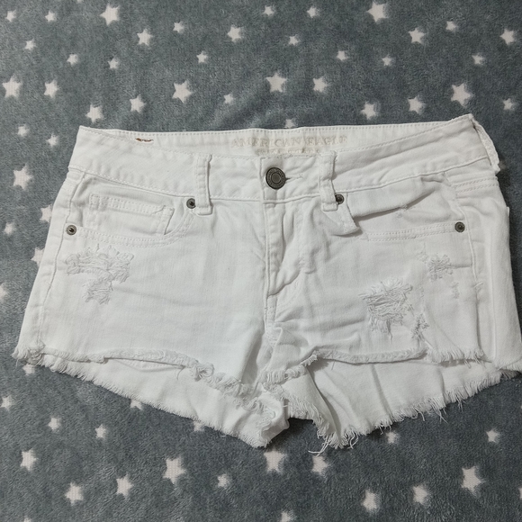 White American Eagle Distressed Shorts Size 6 - Picture 2 of 7